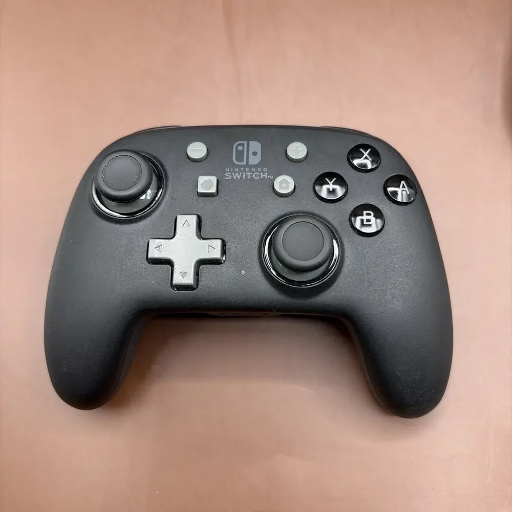 Bundle: x2 Nintendo Switch Controller, Docking Station, Joy Con Grip